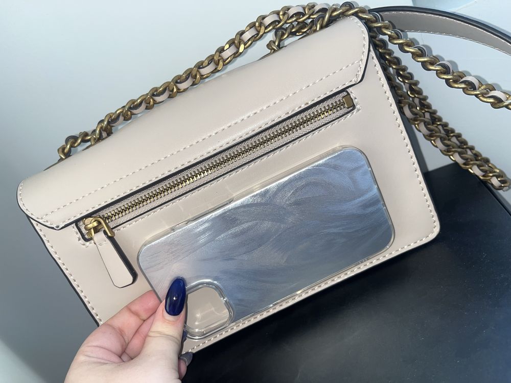 Дамска чанта Guess Izzy