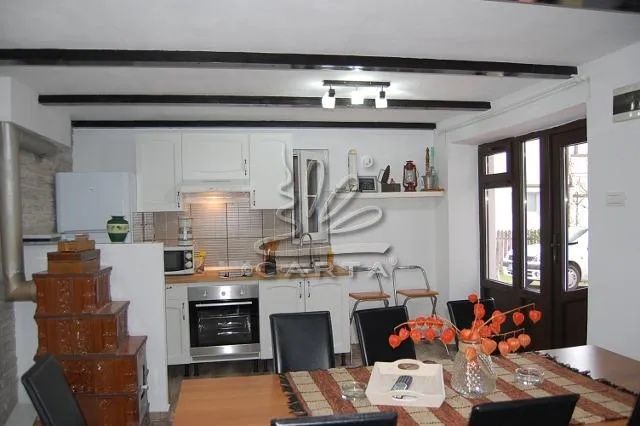 CRACIUN 2025 Moieciu , inchiriez  4 camere + living cu bucatarie