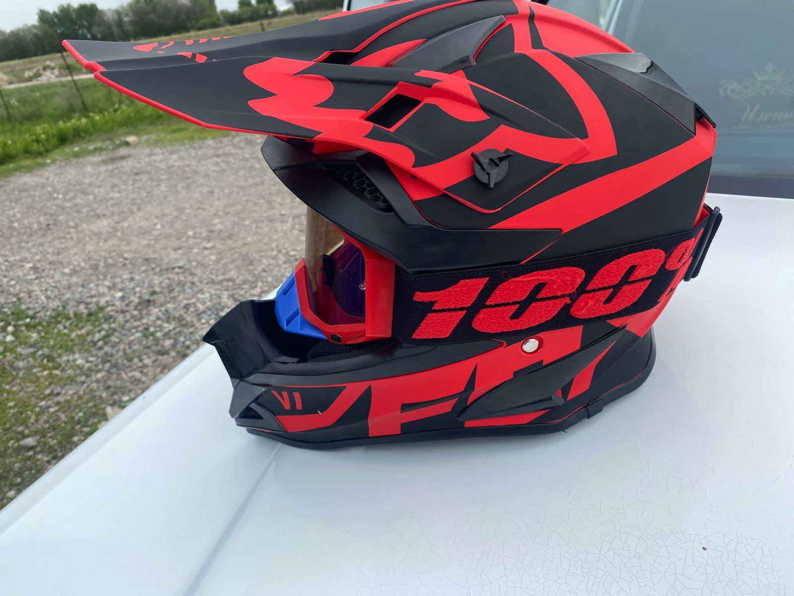 Шлем для мотоцикла новый