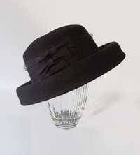 Елегантна дамска черна зимна шапка с широка периферия, 100% вълна