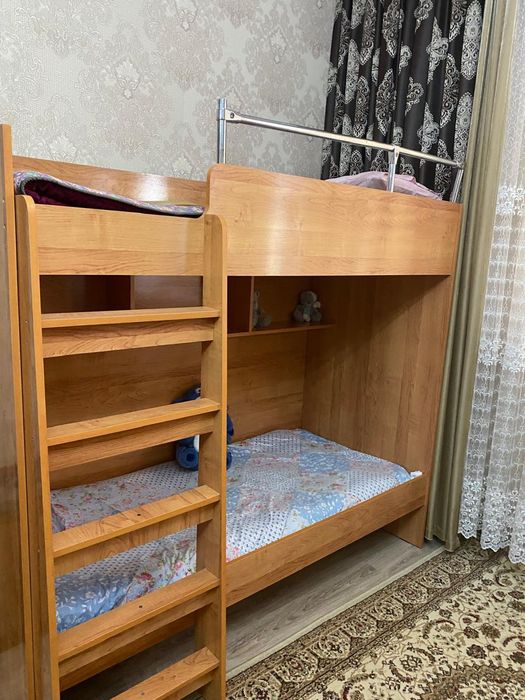 Двухъярусная кровать б/у в хорошем состоянии