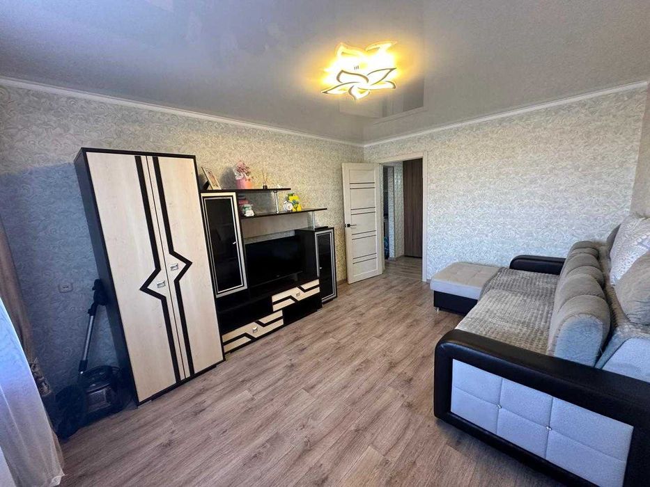 Продается уютная 2 комнатная квартира в районе рынка и набережной