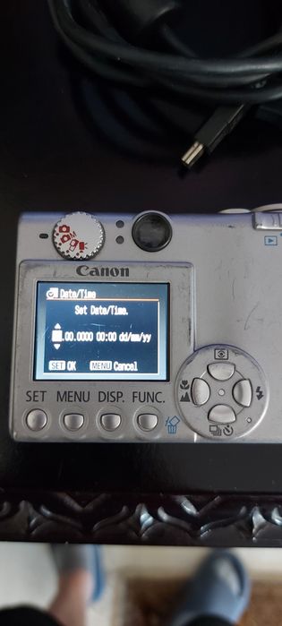 aparat foto video CANON digital IXUS 400,piesă de colecție.