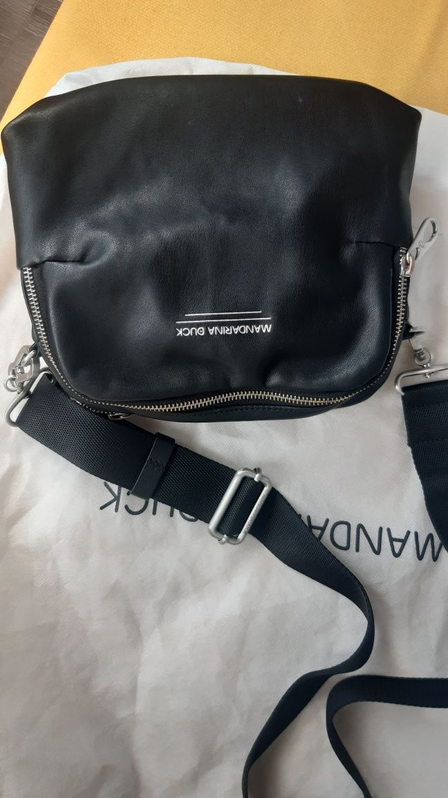 Mandarina duck оригинална чанта crossbody / shoulderbag