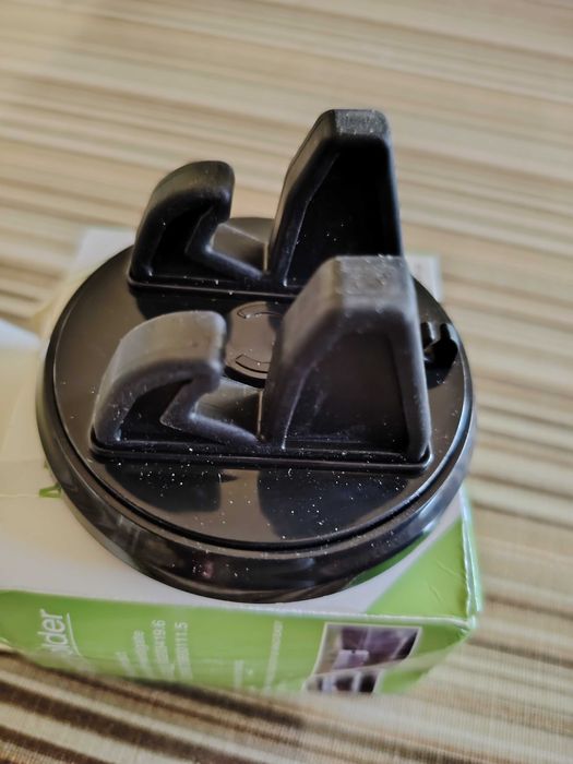 Универсални стойки за телефон за автомобили.