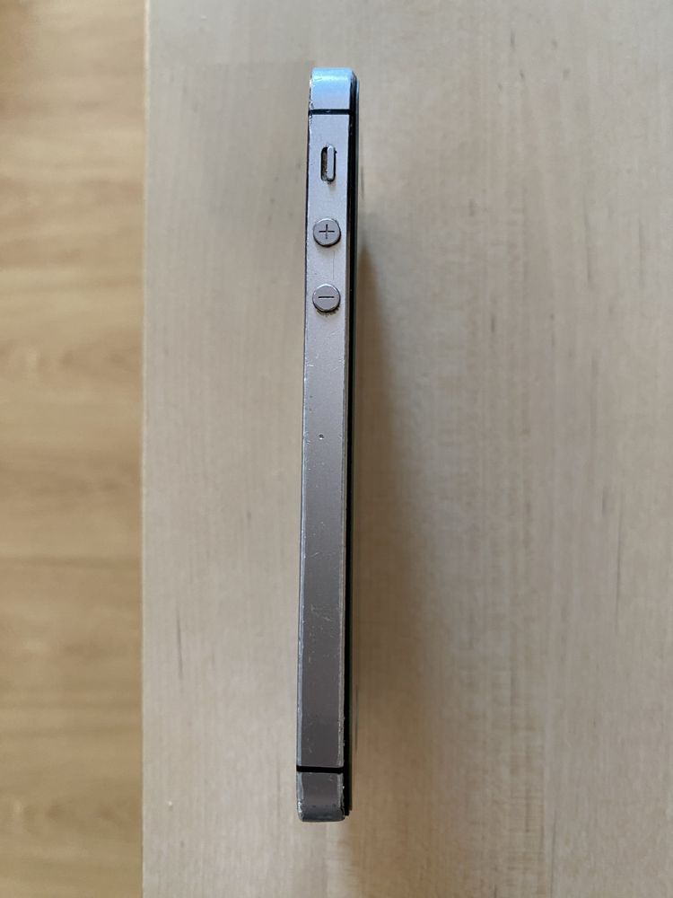 iPhone 5s - може и за части