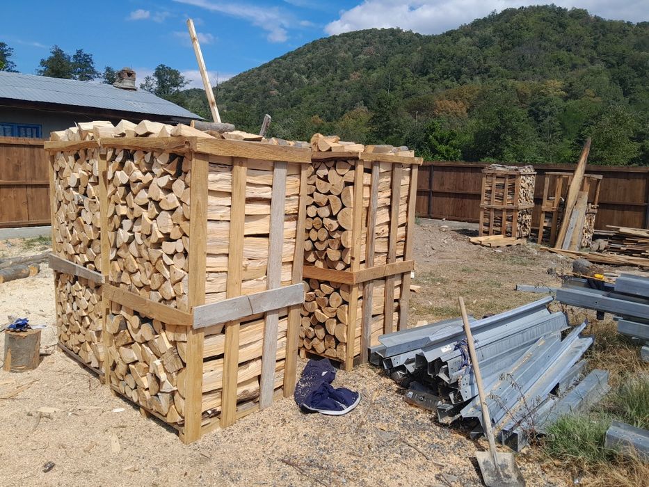 Lemn de foc  Buștean și spart plaletizat