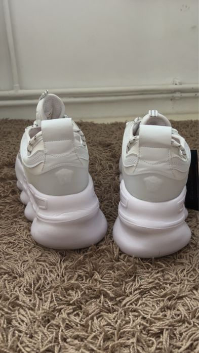 adidasi versace noi nouti