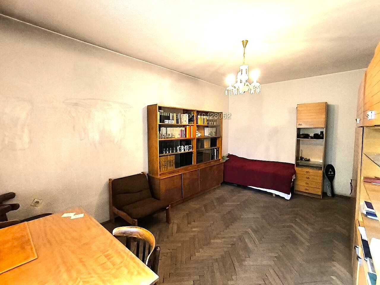 Тристаен тухлен апартамент, кв. Лозенец, гр. София