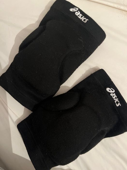 ASICS наколенники