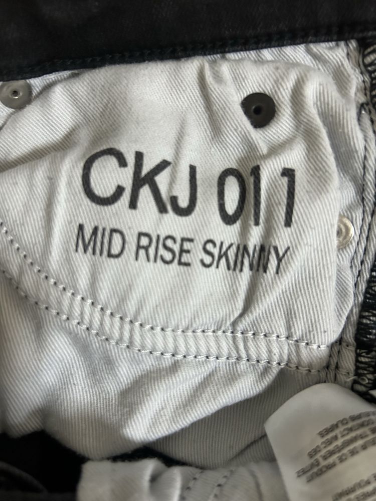 Черни дънки Calvin Klein Jeans—размер 27/32