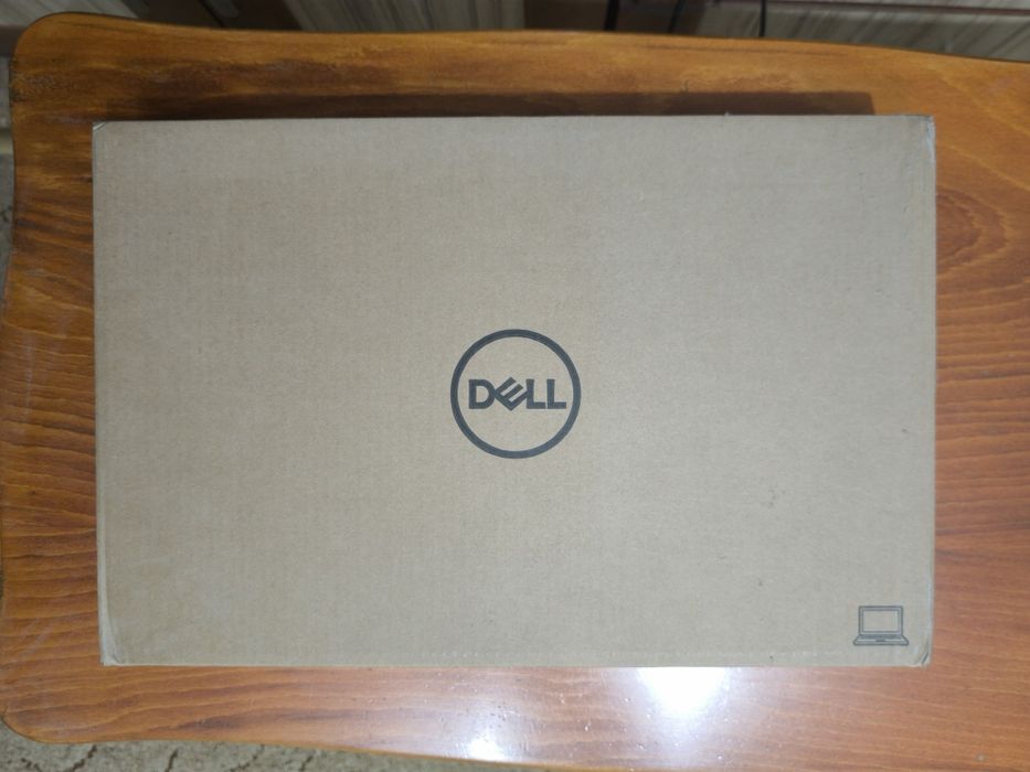 Vand Laptop Dell Vostro 3520 I7, 16GB DDR4,Win 11 Pro, Nou cu garantie