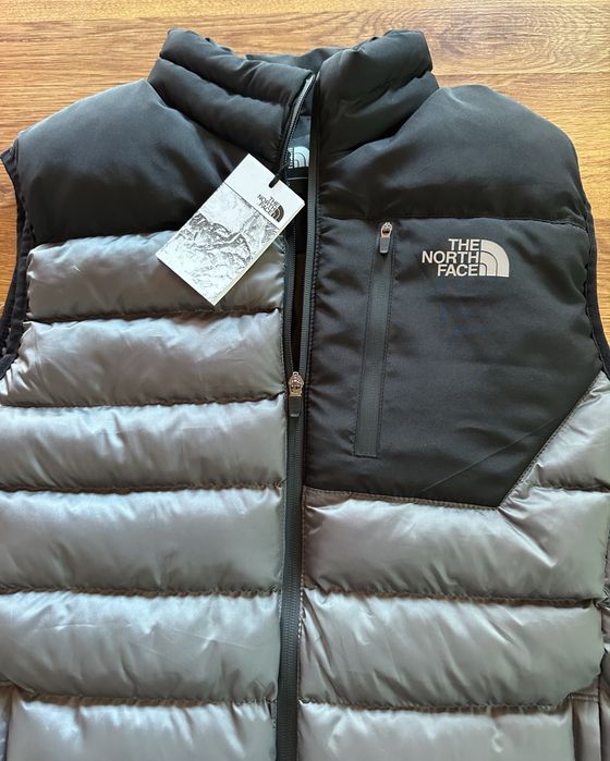 Мъжки елек The North Face в сиво с черно