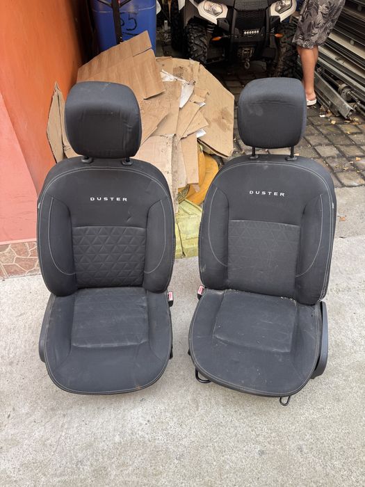Scaune dacia duster 200lei ambele