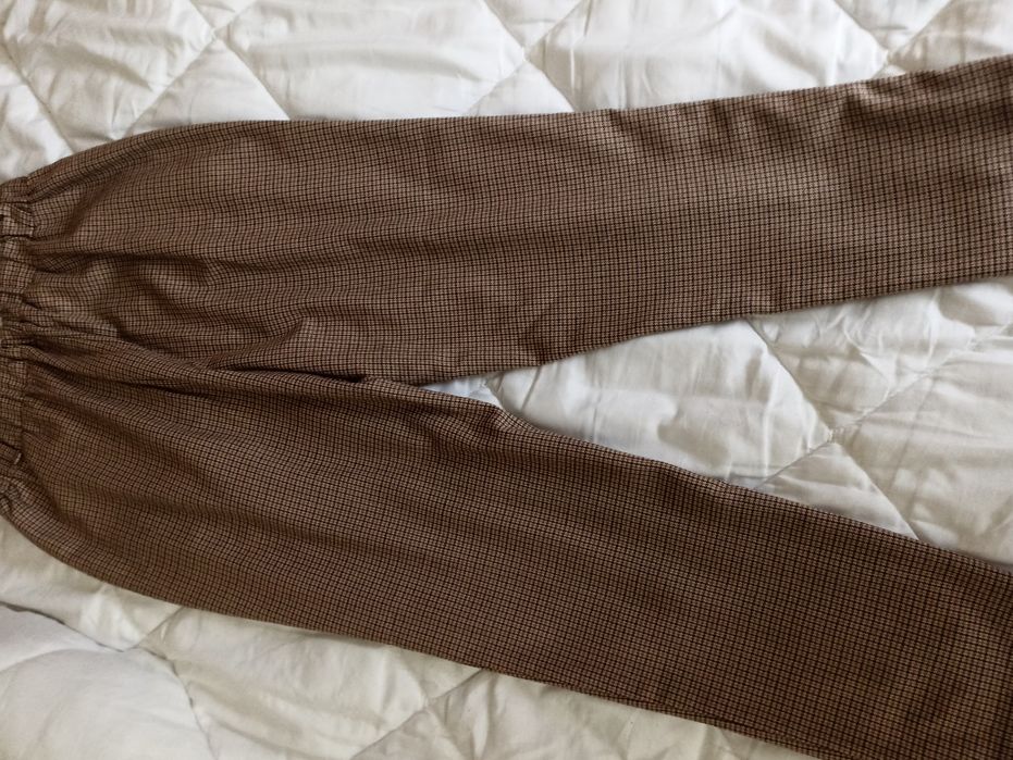 Pantaloni dama in stare foarte buna