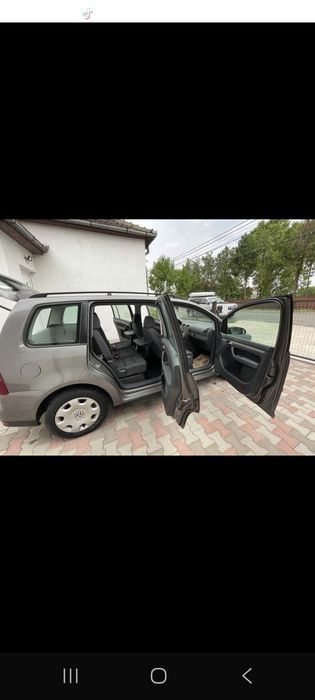 Vând VW Touran 1.4 Tsi
