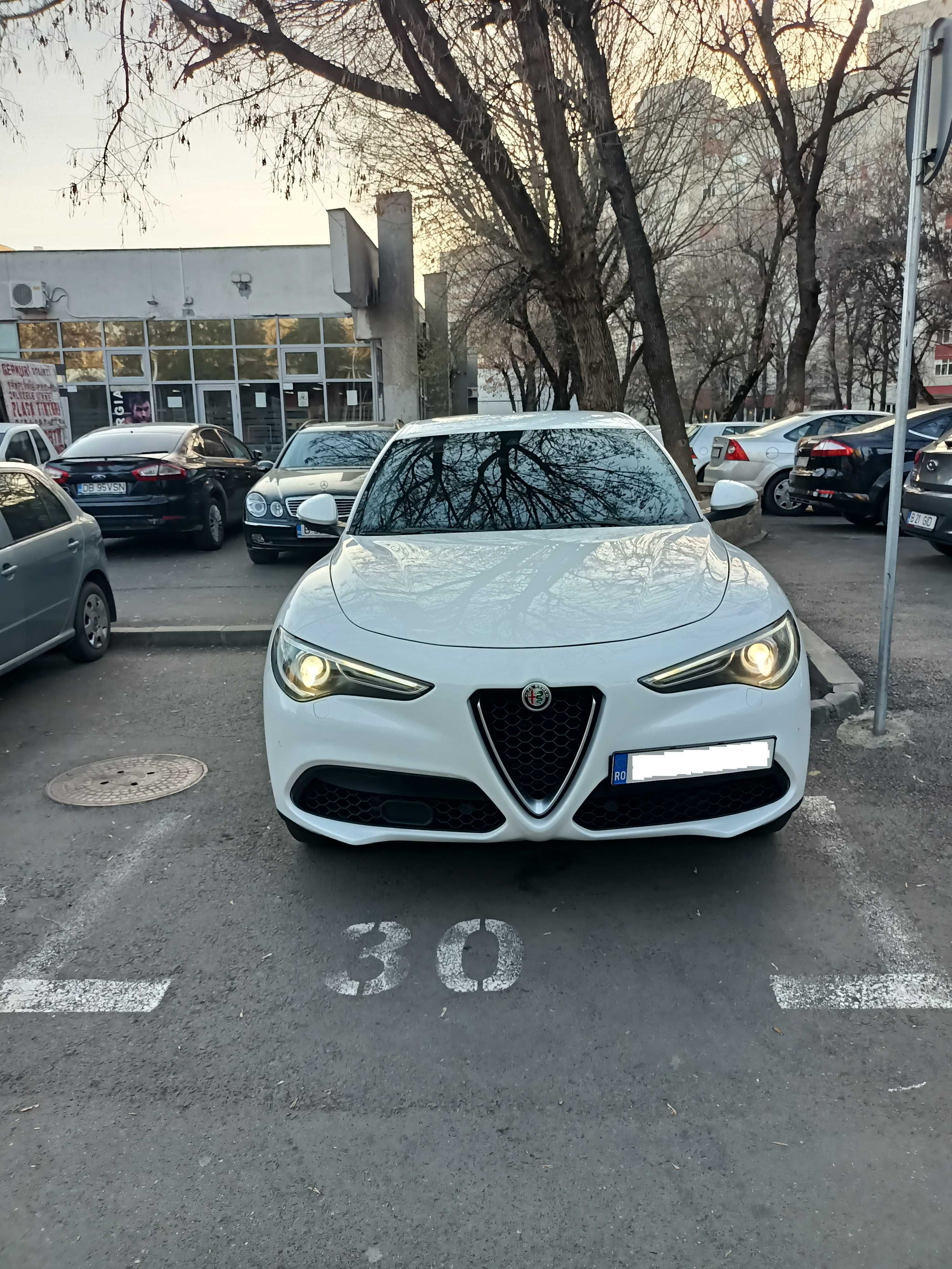 Alfa Romeo Stelvio / AT8 / AWD / 2.0 Benzina 200 CP / An 2018