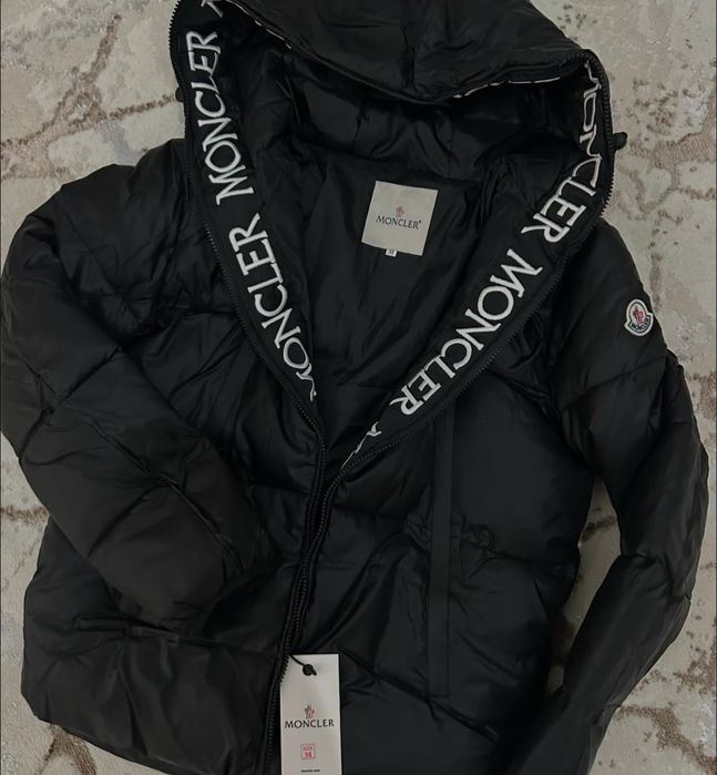 куртка moncler razmer M
