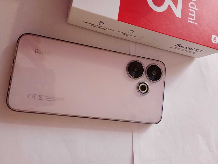 Чисто нов смартфон Xiaomi Redmi 13, 8GB RAM, 256GB