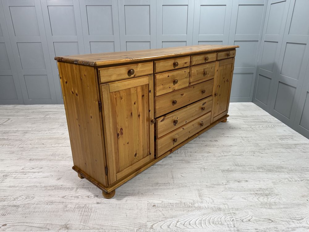 Бюфет 2 врати, 9 чекмеджета Д1049
