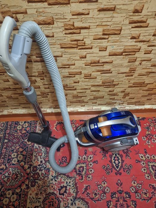 Пылесос LG 2000W