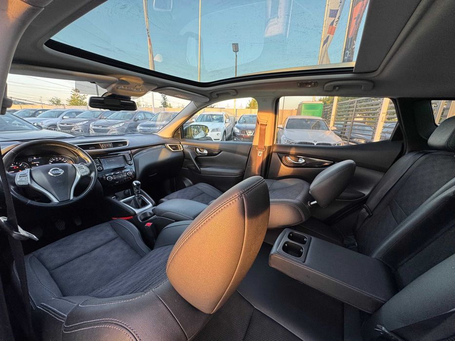 Nissan Qashqai 1,6d 4x4 131cp/Garantie/Panoramic/Navigatie/RateAuto