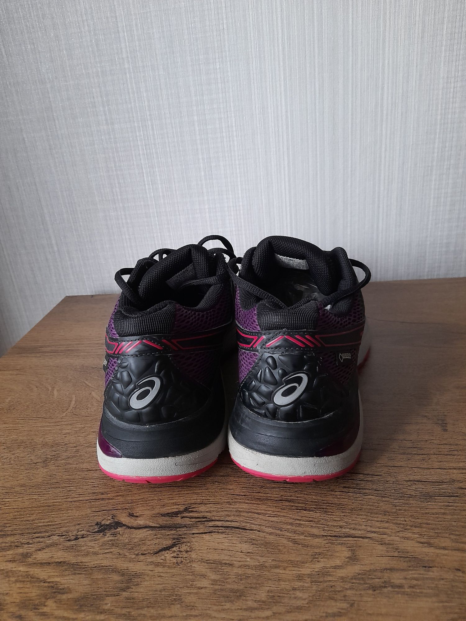 Asics gel Pulse 9GTX gore tex маратонки 39 номер.