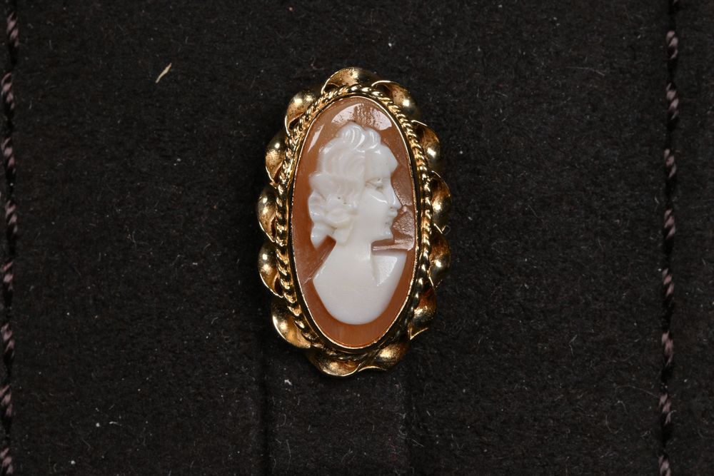 Златна Висулка за колие 14к ( 585 ) с камея началото на 20 век, 1.44гр