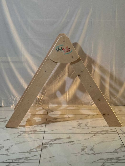 Скалодром, бизиборды