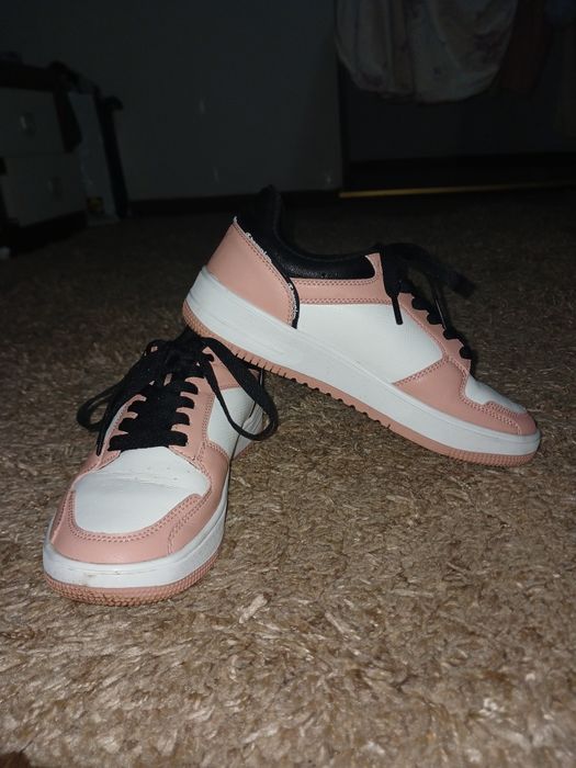 Vând adidași Champion, mărimea 40