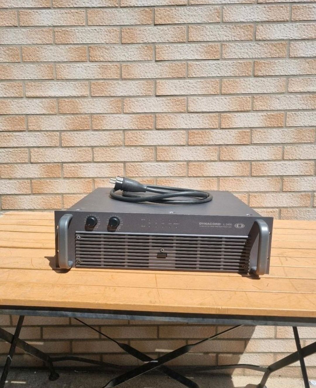 Dyanacord L2400 2x1200w