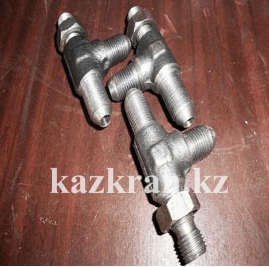 Тройник соединения трубопроводов для автокранов КС