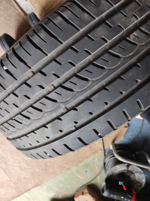 Vând jante r18 cu anvelope