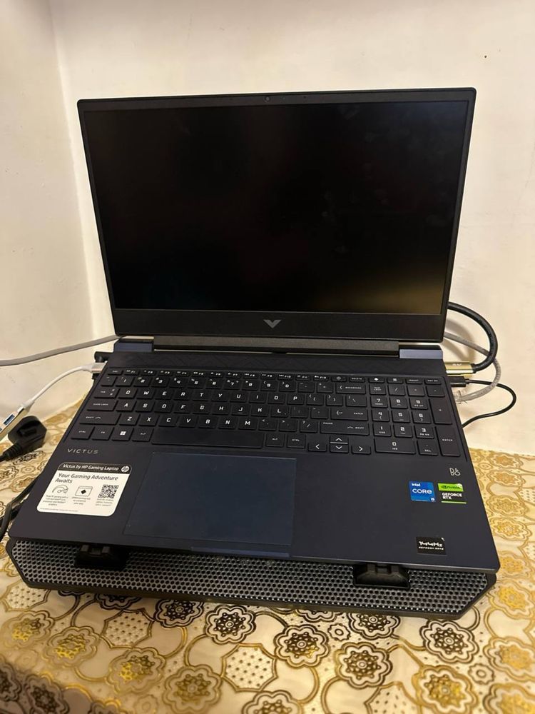 Hp Victus sotiladi