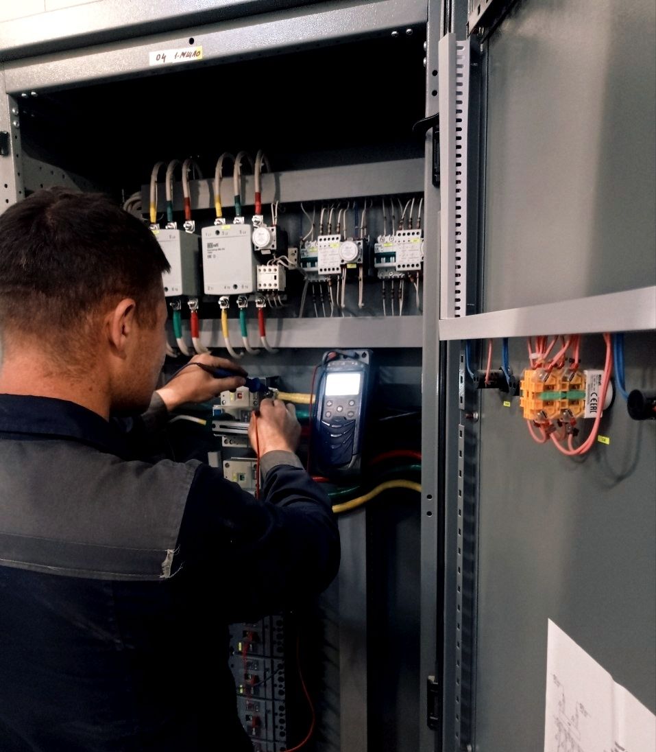Elektrik 24/7 Промышленный электромонтиор – диагностика, ремонт, обслу