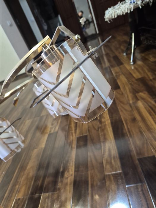 Продам люстру 5ти рожковую