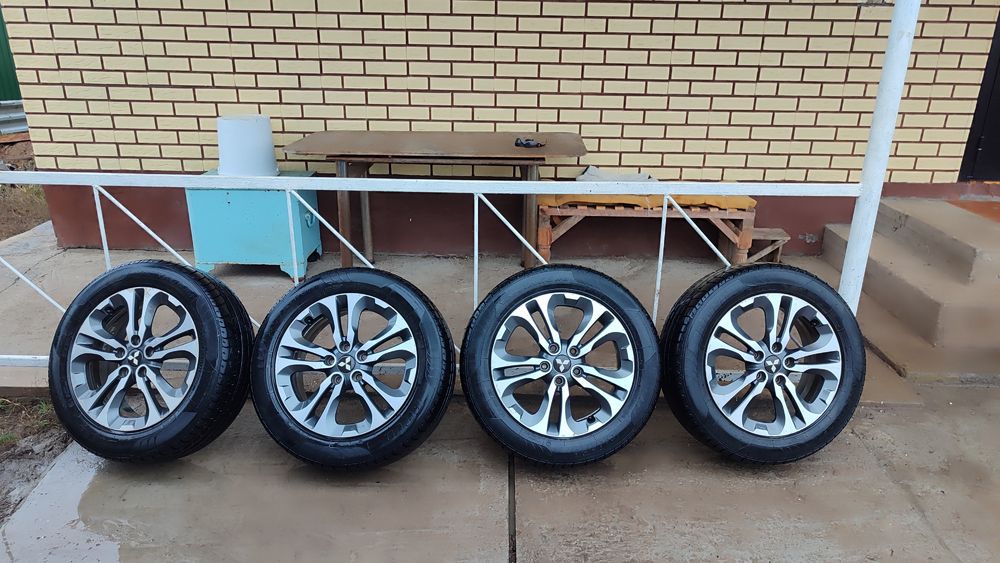 Продам диски с резиной лето  r17