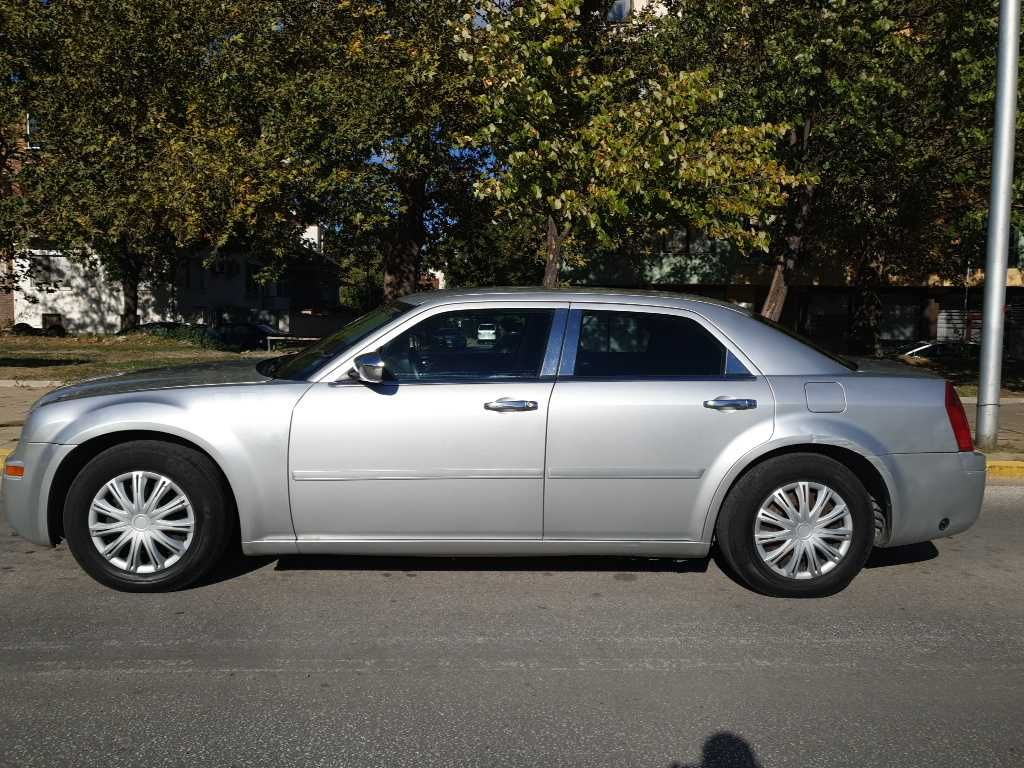 Chrysler 300 2.7 aut LPG 175 000 мили - реални, с проблем