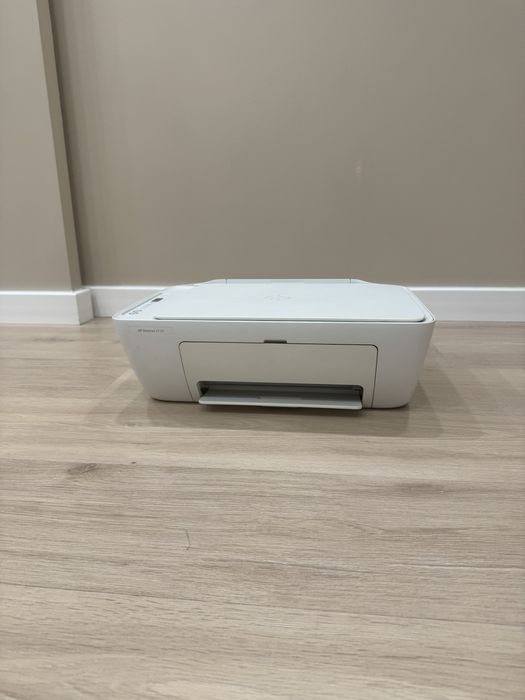 HP DeskJet 2710 (принтер + ксерокс + сканер)