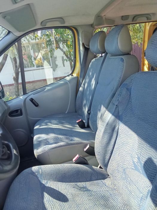 Renault trafic 8+1 long 1.9dci