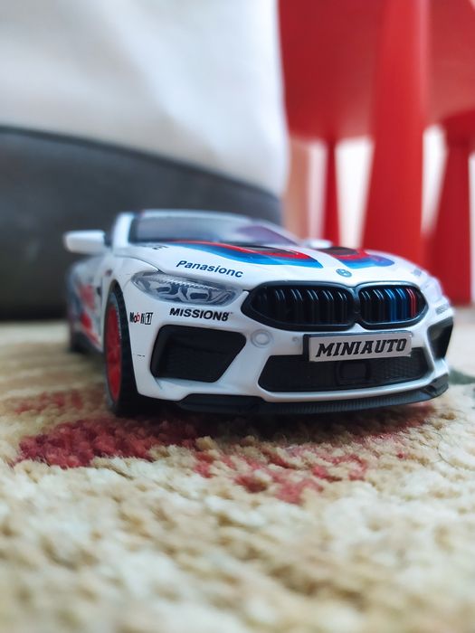 Игрушечный машина BMW M8 COMPETITION