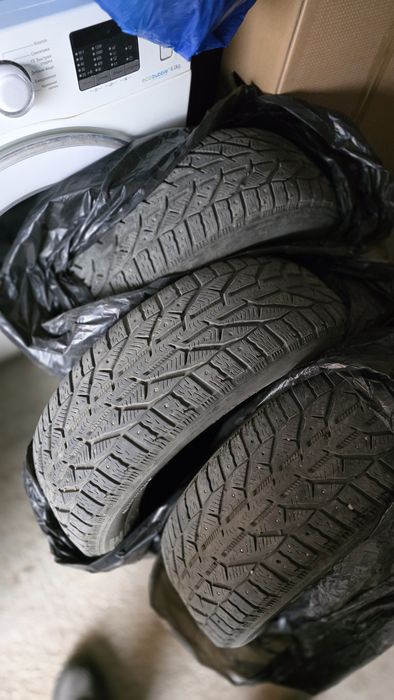 Продам резину R 215/65/16