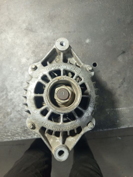 Генератор на Опель