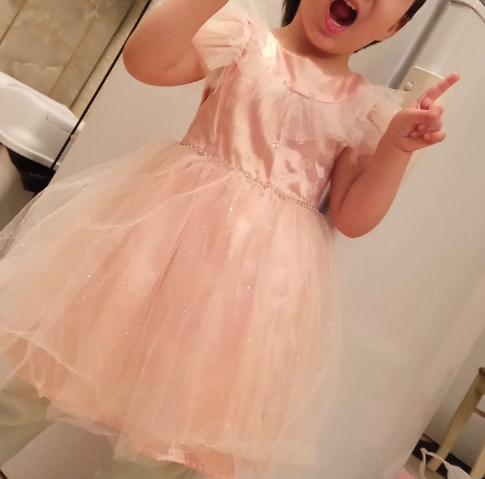 Платье на девочку,детское платье