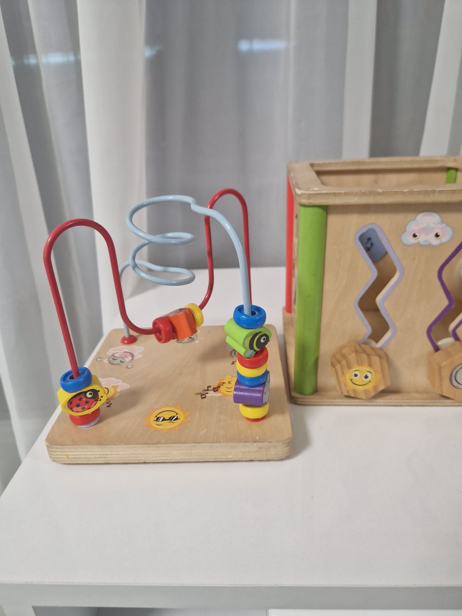 Интерактивни играчки ,дървен куб!