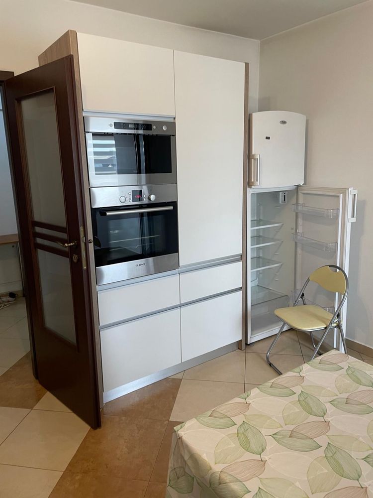 Inchiriez apartament cu 2 camere centru civic Iasicon