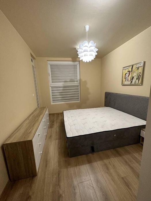 Дава се под наем Двустаен апартамент в Бургас, Изгрев - 60 кв.м за 612 € - Снимка #2