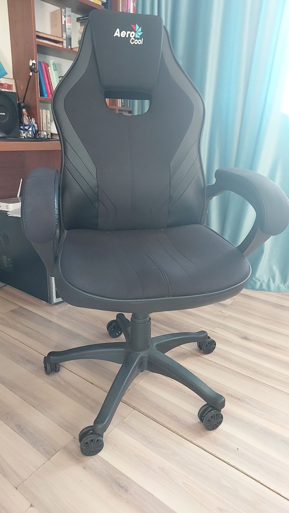 Игровое/офисное кресло