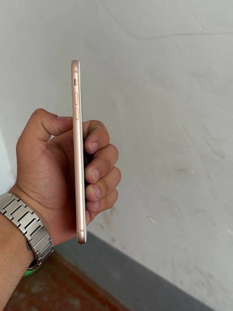 Iphone 8 Plus srochniy sotiladi