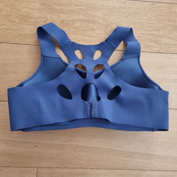 Black friday: Bustiera sport XS 30 RON